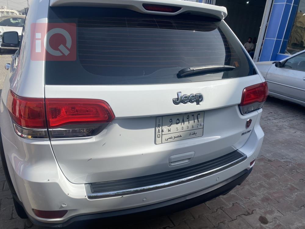 جیپ گراند شیرۆکی